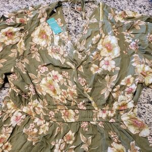 Maurices NWT Olive Floral Dress Shirt